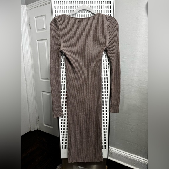 GAP Long Sleeve Ribbed Dress in Brown - Picture 6 of 7